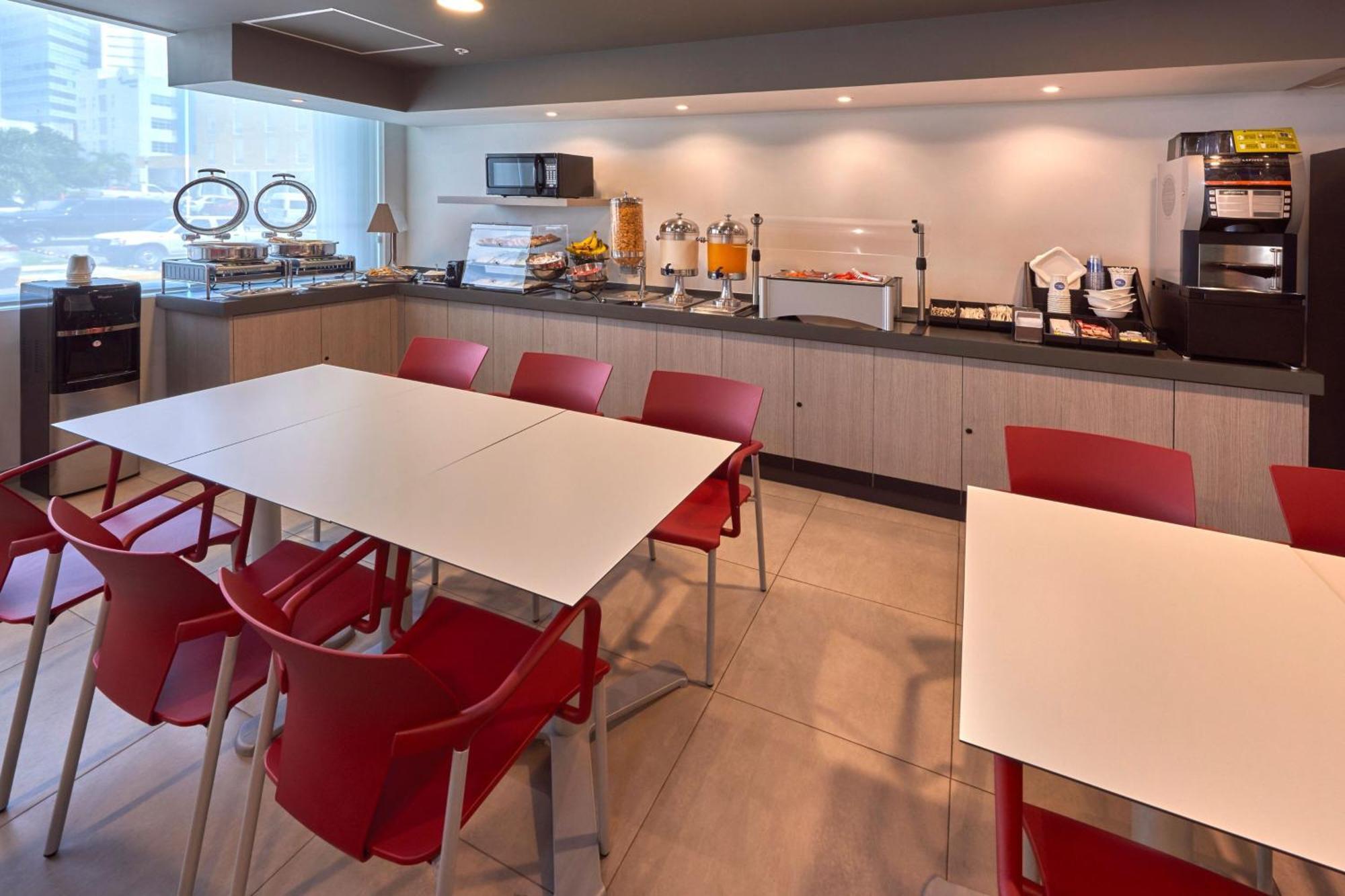 City Express Junior By Marriott Tijuana Otay Extérieur photo