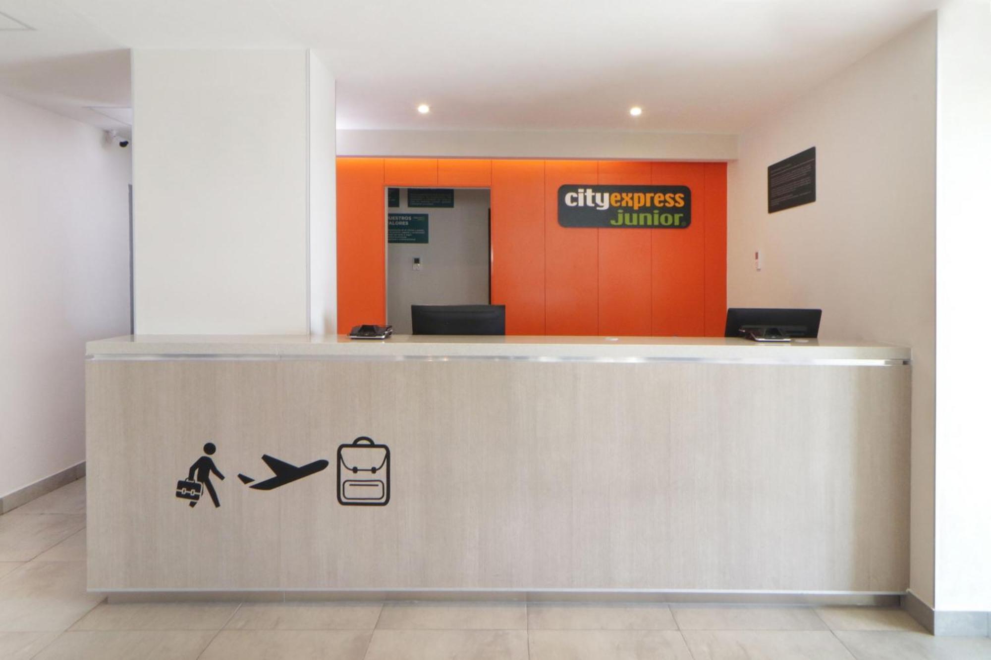 City Express Junior By Marriott Tijuana Otay Extérieur photo
